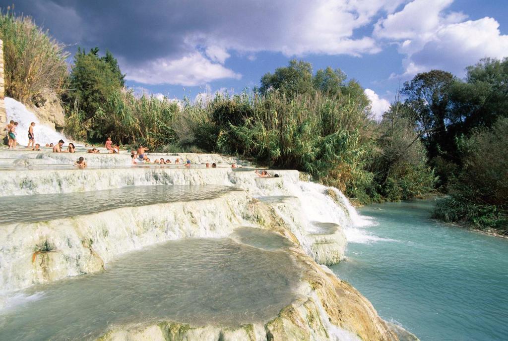 Bio Agriturismo Le Cascatelle Saturnia Luaran gambar